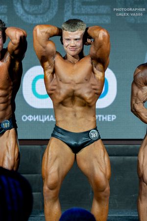 CLASSIC  PHYSIQUE юниоры